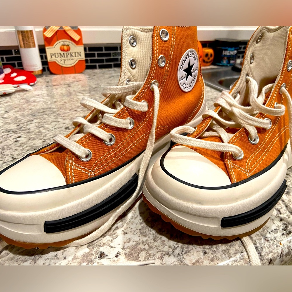 Converse high tops - new like condition